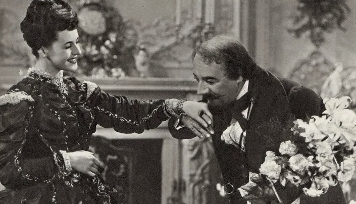 Idol Of Paris Film Park Circus